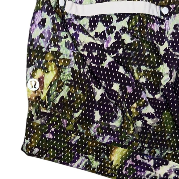 Lululemon Spring Break Away Mid Rise Short 3” in Floral Sport White Multi Sz 4 - Picture 10 of 11